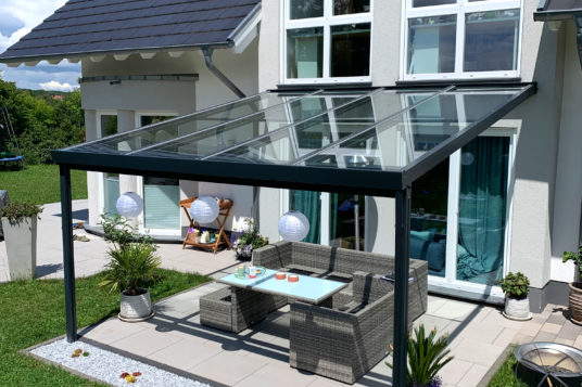 
                                                            Terrassendach Premium 4x4m anthrazit Echtglas
                                                    